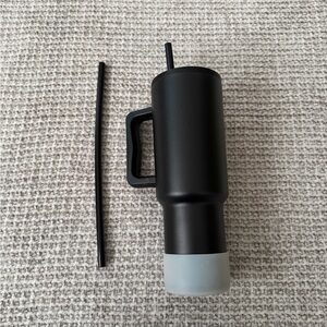 Simple modern Black Tumbler with Straw